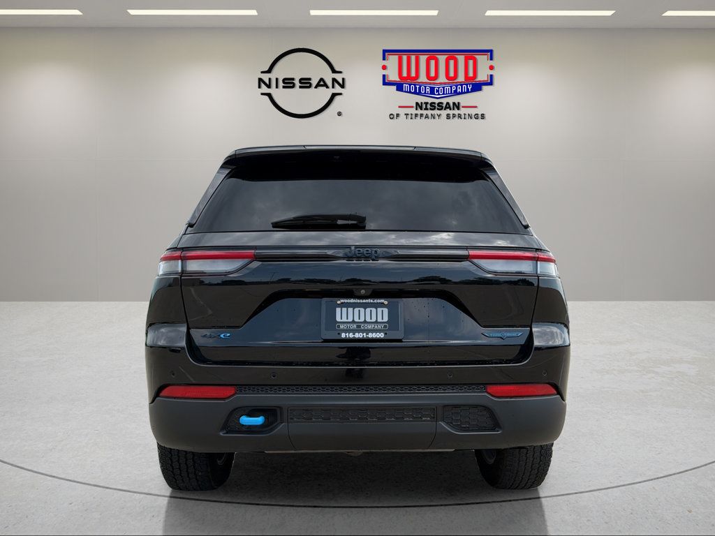 Used 2022 Jeep Grand Cherokee Trailhawk AWD/4WD image 3