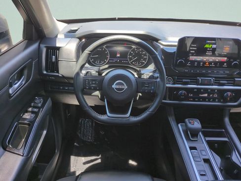 Certified 2022 Nissan Pathfinder SL FWD image 12