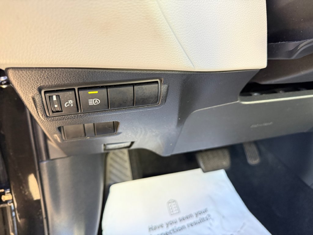 Certified 2025 Toyota Corolla Cross L AWD/4WD image 26