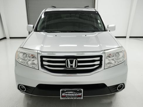 Used 2015 Honda Pilot Touring image 2