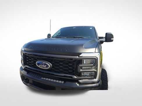 Used 2024 Ford F250 Lariat w/ Sport Appearance Package AWD/4WD image 8