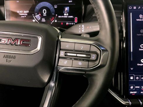 Used 2025 GMC Acadia Elevation FWD image 20