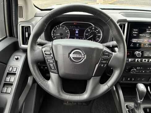 Certified 2025 Nissan Frontier SV w/ SV Convenience Package AWD/4WD image 17