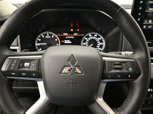 Used 2025 Mitsubishi Outlander SE AWD/4WD image 19