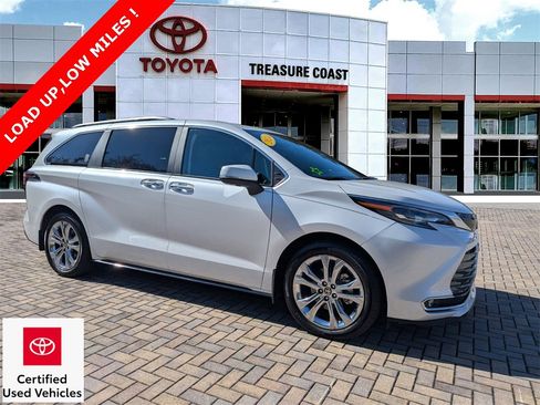 Certified 2024 Toyota Sienna Platinum image 1