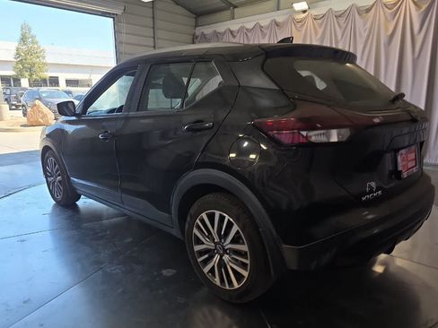 Used 2022 Nissan Kicks SV FWD image 7