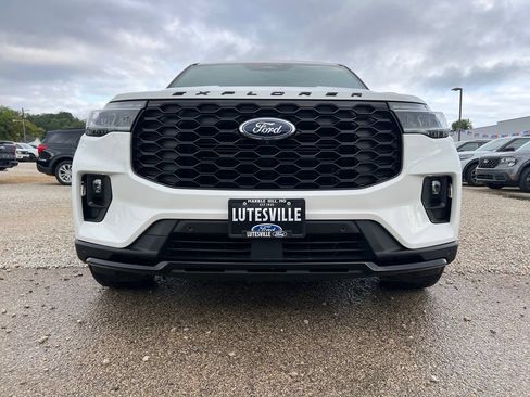 Used 2025 Ford Explorer ST-Line w/ Premium Package AWD/4WD image 3
