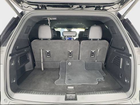 Used 2025 Chevrolet Traverse LT AWD/4WD image 16