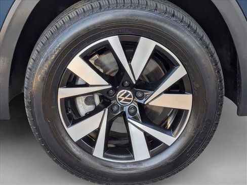 Used 2021 Volkswagen Atlas Cross Sport SE image 23