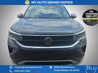 Used 2023 Volkswagen Taos SE w/ Panoramic Sunroof Package AWD/4WD video 2