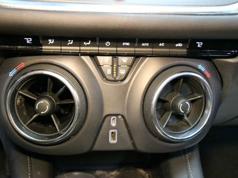 Used 2020 Chevrolet Blazer LT FWD image 26