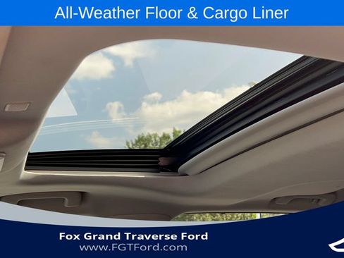 Used 2022 Toyota Highlander XLE AWD/4WD image 7