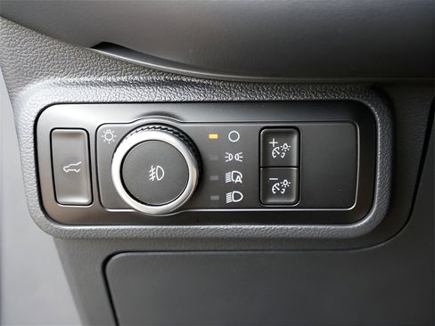 Used 2025 Ford Explorer ST image 18