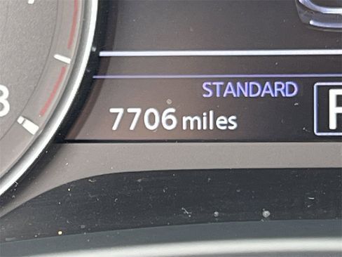 Certified 2025 INFINITI QX50 Luxe image 24