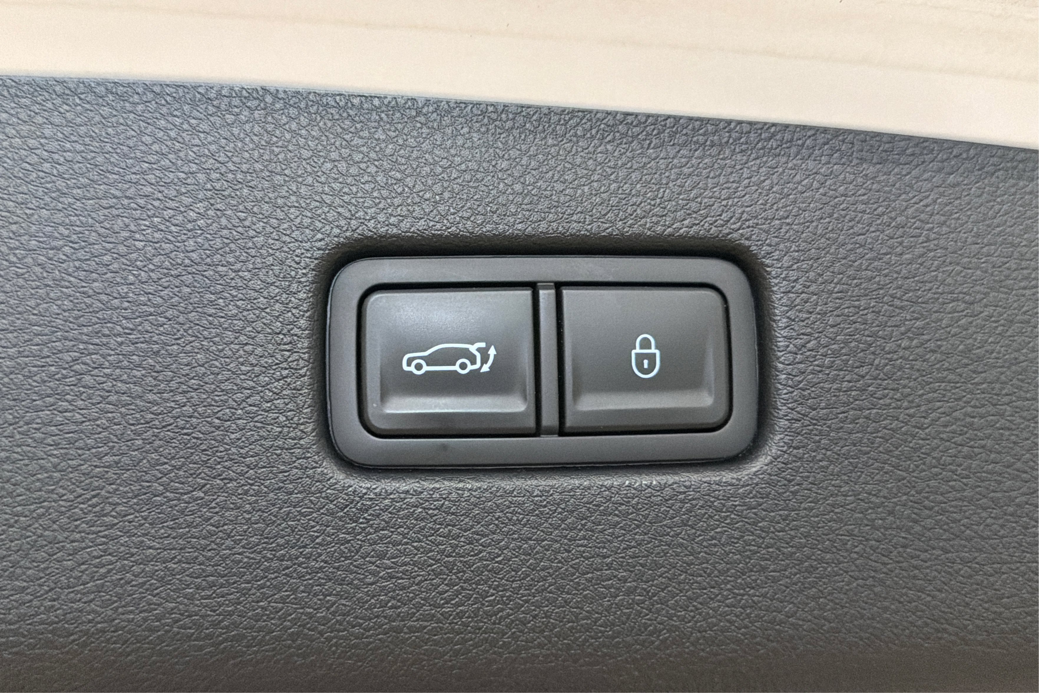 Used 2025 Genesis GV70 2.5T AWD/4WD image 43