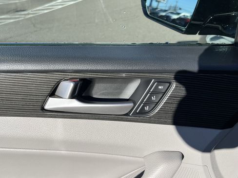 Used 2018 Hyundai Sonata Limited w/ Ultimate Package 02 image 18