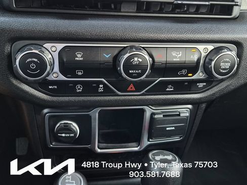 Used 2024 Jeep Wrangler Unlimited Sport AWD/4WD image 34