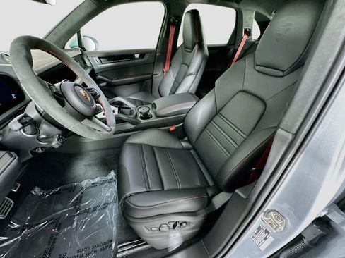 New 2026 Porsche Cayenne GTS AWD/4WD image 5