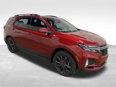 Used 2022 Chevrolet Equinox RS AWD/4WD image 2