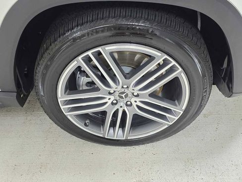 Certified 2022 Mercedes-Benz GLS 450 4MATIC image 9