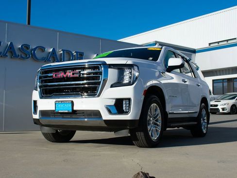 Certified 2024 GMC Yukon SLT w/ SLT Luxury Package image 2