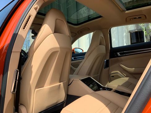 Used 2023 Porsche Panamera image 38