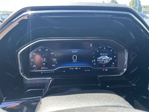 Used 2023 Chevrolet Silverado 1500 RST w/ Redline Edition AWD/4WD image 14
