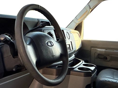 Used 2013 Ford E-350 and Econoline 350 Super Duty RWD image 10