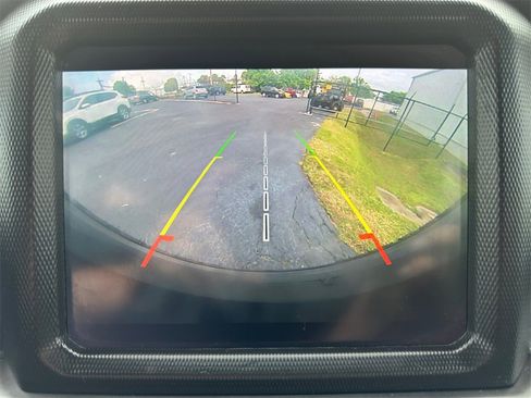 Used 2018 Jeep Wrangler Unlimited Sahara image 27