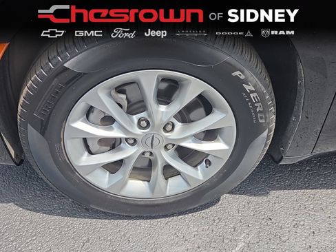 Used 2024 Chrysler Pacifica Touring-L w/ Uconnect Theater Family Group AWD/4WD image 9