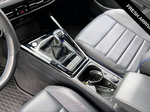 Used 2024 Volkswagen Golf R AWD/4WD image 8