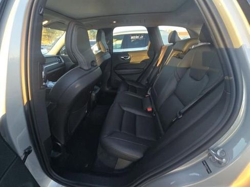 Used 2025 Volvo XC60 B5 Core image 6
