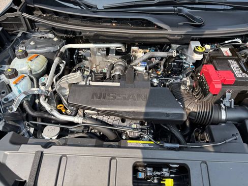 Used 2026 Nissan Rogue SV FWD image 33