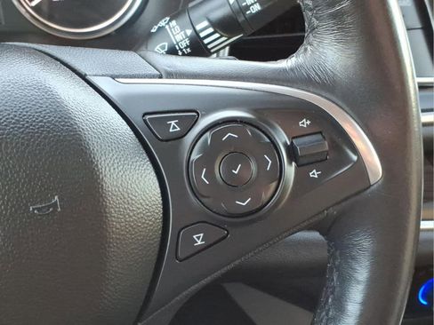 Used 2021 Buick Enclave Essence image 26