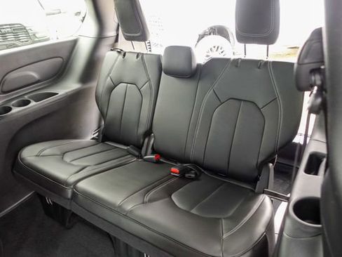 New 2026 Chrysler Voyager LX image 21