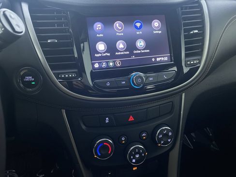 Used 2020 Chevrolet Trax LT w/ LT Convenience Package FWD image 5