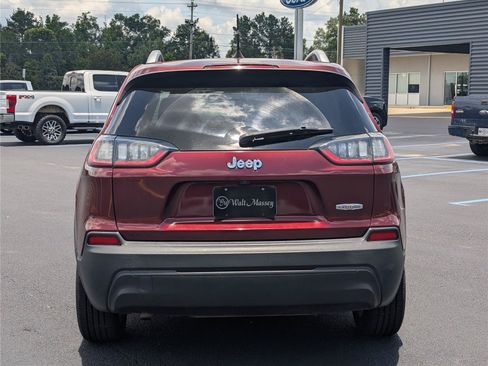 Used 2019 Jeep Cherokee Latitude w/ Popular Appearance Group FWD image 4