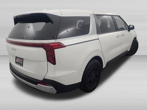 Used 2025 Kia Carnival FWD image 4