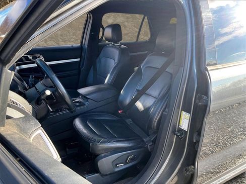 Used 2017 Ford Explorer XLT w/ Equipment Group 202A image 21