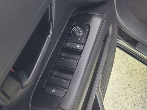 Used 2025 Toyota Tacoma SR AWD/4WD image 22