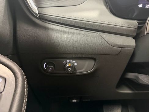 Used 2025 Buick Encore GX Preferred AWD/4WD image 22