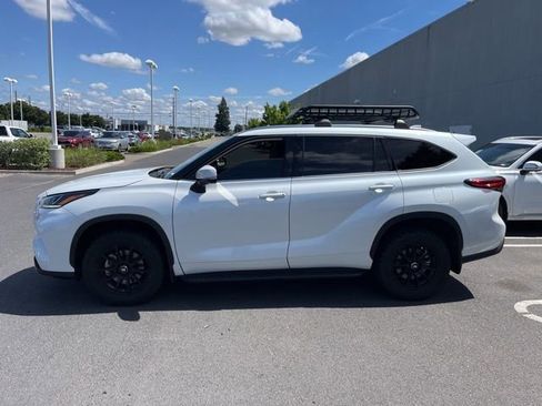 Used 2022 Toyota Highlander Platinum image 8