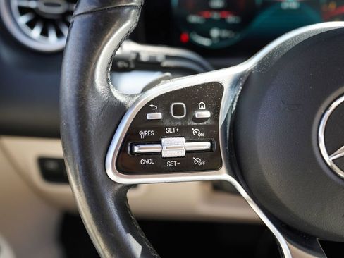 Used 2022 Mercedes-Benz GLB 250 w/ Premium Package Lite image 29