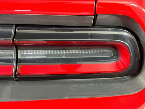 Used 2016 Dodge Challenger SXT RWD image 27