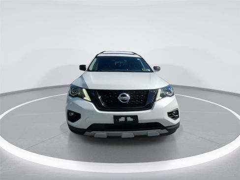 Used 2019 Nissan Pathfinder SL AWD/4WD image 3