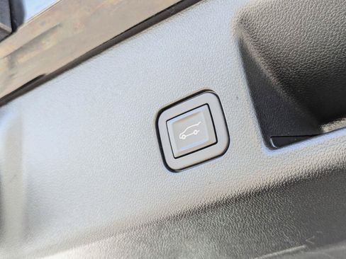 Certified 2024 Chevrolet Equinox EV LT FWD image 23