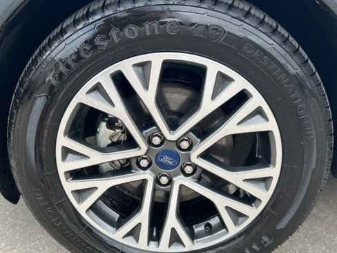 Used 2020 Ford Escape SEL image 12