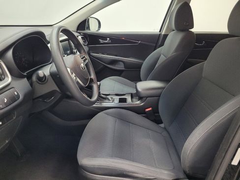 Used 2019 Kia Sorento FWD image 17