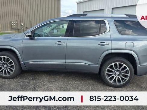Used 2022 GMC Acadia Denali w/ Denali Ultimate Package AWD/4WD image 10