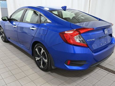 Used 2018 Honda Civic Touring image 11